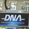DNA – 20 de percheziţii în Bucureşti şi în judeţele Ilfov, Dâmboviţa şi Giurgiu într-un dosar de corupţie privind fapte săvârşite de funcţionari publici / Una dintre percheziţii are loc la o instituţie publică