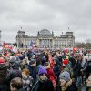 Manifestație uriașă anti extrema dreaptă în Germania: Cel puţin 150.000 de persoane, în fața Reichstagului din Berlin