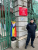 Protest în fața sediului PSD din București. Mai multe persoane din comunitatea LGBT i-au adus lui Marcel Ciolacu un cadou inedit. FOTO