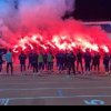 „Ştiinţa bate Dinamo!” Fanii lui FCU Craiova au aprins torţe şi au făcut show la antrenament. Cer victoria în derby-ul cu Dinamo