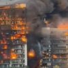 Incendiu nimicitor într-un bloc cu 14 etaje din Valencia. Nu se cunoaște numărul victimelor. Mai mulți pompieri sunt răniți