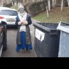 Femeie care scormonea în gunoi amendată de Poliția Locală Târgu Mureș