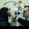 50 români au beneficiat pană acum de operații gratuite de cataractă prin intermediul Caravanei Medicale
