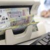 Una dintre cele mai mari bănci din România a fost scoasă la vânzare. Mulți români încasează salariul sau pensia de aici
