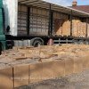 Camion plin cu sute de mii de pachete cu ţigări și parfumuri contrafăcute, de peste 2 milioane de euro, găsit de Poliția de Frontieră în Vama Giurgiu