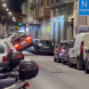 „Din fericire, nu a ucis pe nimeni”. Un șofer de SUV a avariat 13 mașini într-o noapte, în Bari, după ce „s-a urcat” pe ele | VIDEO