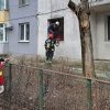 Incendiu la parterul unui bloc din Slatina, 16 oameni au fost evacuați, unul a suferit un atac de panică