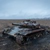 Rusia se bazează pe stocurile vechi după ce a pierdut un număr „uluitor” de 3.000 de tancuri în Ucraina, conform unui important centru de cercetări militare