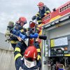 Trei persoane din Sibiu au fost transportate la spital după ce au încercat să stingă un incendiu de vegetație izbucnit în apropierea locuinței