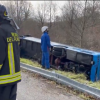 Un autocar care transporta 40 de elevi s-a răsturnat pe un drum din Italia
