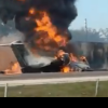 Un avion privat s-a prăbușit pe autostradă, după ce a încercat o aterizare de urgență, în Florida. Doi oameni au murit