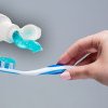 10 întrebuințări mai puțin cunoscute ale pastei de dinți. Ce poți să faci cu ea