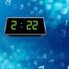 Numerologie specială: Ce trebuie să ştii dacă ai văzut ora 2:22 pe ceas. Mesajul pe care ţi-l transmite Universul