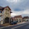 Unde se află cel mai bogat sat din România? Ești catalogat ca fiind sărac dacă ai Ferrari