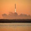 Mega-racheta Starship a SpaceX este pe rampa de lansare și așteaptă aprobarea pentru a treia încercare