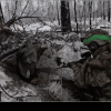 Brigada Azov „curăță” tranșeele rusești în pădurea Kremina. 15 minute de lupte intense filmate de luptătorii ucraineni