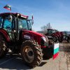 Fermierii bulgari au vărsat laptele din cisterne la vamă și au blocat din nou granița cu România