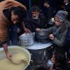ONU nu mai trimite alimente în nordul Gazei după ce convoaiele au fost luate cu asalt de populația înfometată și jefuite de bande