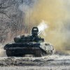 Rusia a pierdut peste 3.000 de tancuri în Ucraina. Acum se folosește de cele vechi și mai proaste pentru a le înlocui