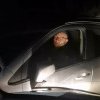 VIDEO Un primar din Cluj a urcat beat la volan și a făcut accident. Celălalt șofer l-a filmat cum mânca zăpadă, să-și scadă alcoolemia