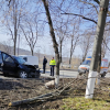 (foto) Accident tragic la Sîngerei: Un șofer a murit în brațele medicilor, după ce s-a izbit cu mașina de un copac
