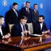 S-au semnat contractele pentru construirea spitalelor regionale Cluj și Iași. Premierul Ciolacu: „Sunt mândru, dar am o jenă. Pare un pic ireal”