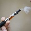 A fost adoptată legea care interzice vânzarea de ţigări electronice către minori