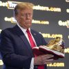 Donald Trump și-a lansat colecție de adidași. Cum arată încălțările aurii!