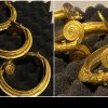 Trei brăţări preistorice din aur sustrase din România, aduse în ţară din Belgia