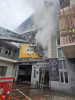 (FOTO) IAȘI: Incendiu la un depozit de materiale textile pe calea Chişinăului
