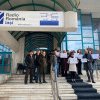 Peste 25 de angajați ai postului Radio România Iași au protestat spontan astăzi, 26 februarie 2024, în fața instituției