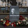 Bucureștenii s-au adunat în faţa sediului Ambasadei Rusiei pentru a-i aduce un ultim omagiu lui Aleksei Navalnîi