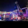 Incendiu la o vopsitorie din Constanţa- Ard două încăperi cu câte un cuptor şi câte un autoturism/ Un bărbat a fost rănit