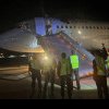 Incident pe un aeroport din Thailanda: Un pasager a deschis uşa avionului şi a desfăşurat toboganul de evacuare chiar înainte de decolare / VIDEO-FOTO