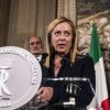 Reclamă controversată la Sanremo: Premierul Giorgia Meloni transferă datoria publică pe umerii alegătorilor