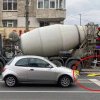 Şoferul unei betoniere a murit după ce s-a răsturnat în afara carosabilului