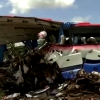 Tragedie fără margini: un autobuz s-a prăbușit de pe un pod. Zeci de persoane au murit