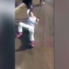 Video | Imagini șocante - O fată de 12 ani, bătută crunt de două fete de 13 ani. Polițiștii s-au autosesizat