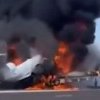 VIDEO | Imagini șocante - Un avion s-a prăbușit pe autostradă și s-a transformat într-o minge de foc
