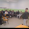 Doi deținuți ai Penitenciarului Aiud le-au vorbit elevilor unui colegiu din Cugir despre efectele nocive ale consumului de droguri