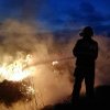 UPDATE: Incendiu de vegetație uscată între Petrești și Sebeșel. Intervin pompierii din Sebeș și SVSU Săsciori