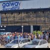 VIDEO: Protest la o firmă din Aiud. Muncitorii au oprit lucrul joi, la fabrica de încălțăminte din oraș