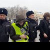Polițiștii din Moscova au arestat femei și jurnaliști la o manifestație a soțiilor de militari trimiși pe front