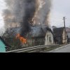 Un bărbat din Odvoș, transportat la Urgențe după ce i-a luat foc casa. Pompierii au lichidat incendiul