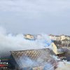 Incendiu puternic la o pensiune din Târgoviște! Flăcările au afectat acoperișul pe o suprafață de 300 metri pătrați