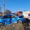 Șoferiță din Dâmbovița, rănită după ce a intrat cu mașina într-un TIR. Femeia a fost transportată la spital