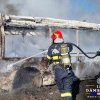 Un autobuz dezafectat s-a făcut scrum după ce a luat foc, în Dâmbovița