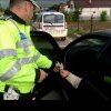 Cu permisul de conducere retras din motive medicale, un șofer a fost prins la volan, în comuna Țifești