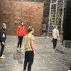 Actori ai Teatrului Maghiar din Timișoara, ajutați de Iosif Rotariu să se antreneze pentru cel mai nou spectacol