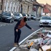 Tânăr amendat cu 30.000 de lei pentru că a aruncat saci cu moloz pe domeniul public, la Timișoara